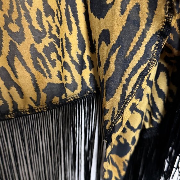 Icon animal print shawl, lightweight, sheer, with fringe, NWT - Picture 5 of 9